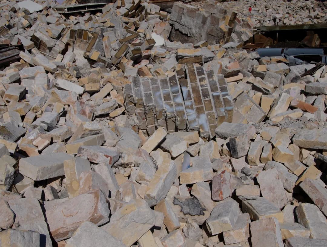 Co to jest kruszywo z recyklingu? Odkryj jego zastosowania i korzyści dla budownictwa