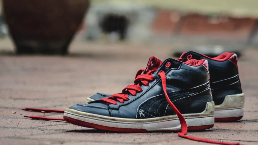 Jak prawidłowo wyrzucić buty i uniknąć kłopotów z utylizacją