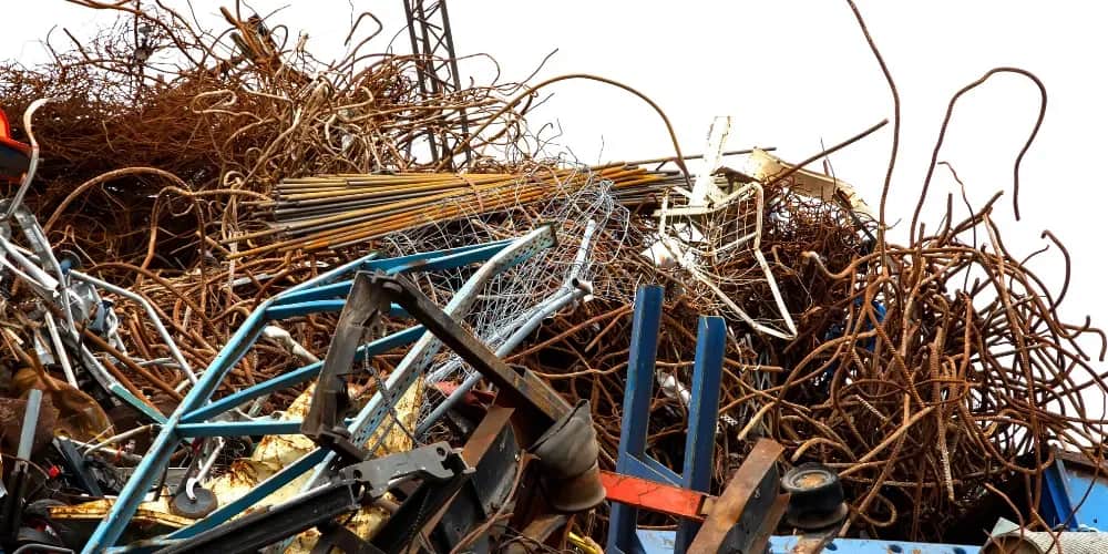 Jak zarobić na recyklingu? Odkryj sposoby na dodatkowy dochód z surowców wtórnych