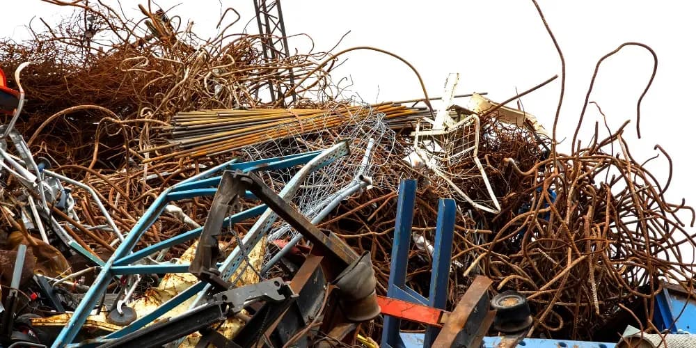 Jak zarobić na recyklingu? Odkryj sposoby na dodatkowy dochód z surowców wtórnych